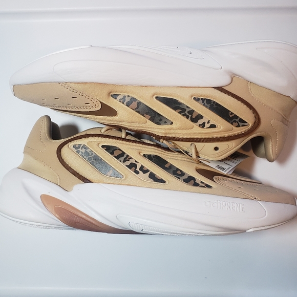 ​adidas Originals OZELIA "Magic Beige/Brown/Gold" Women's Shoe - Picture 1 of 7